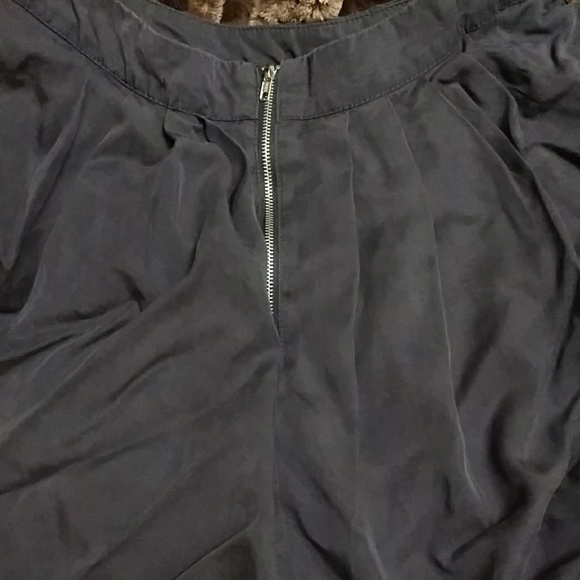 Unique drapey skirt - Picture 3 of 4